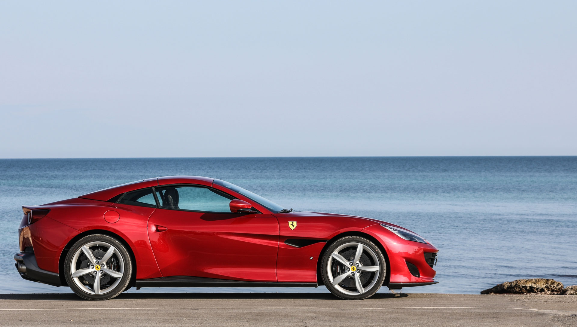 ferrari-porfino-mare